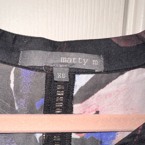 Colorful blouse with neck tie - Picture 2 of 7